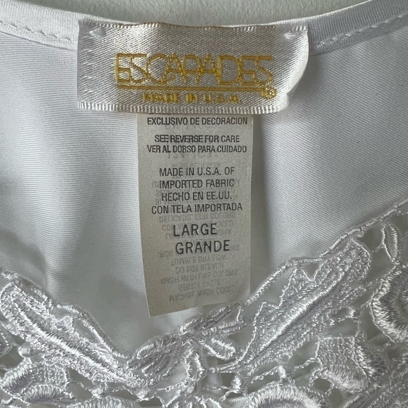Vintage Escape white satin tank cami with lace appliqué. size large - Picture 3 of 4
